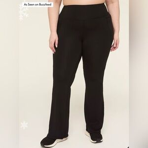 Livi soft flare leggings NWT